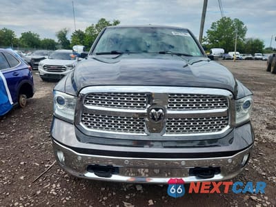 Piąte zdjęcie samochodu w środku: 2015 RAM 1500 LARAMIE VIN:1C6RR7NT6FS564409 - miniatura