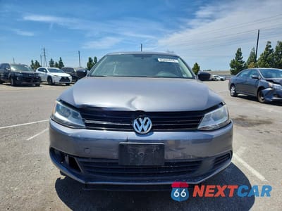Piąte zdjęcie samochodu w środku: 2014 VOLKSWAGEN JETTA BASE VIN:3VW2K7AJ7EM372312 - miniatura
