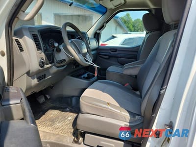 Zdjęcie 7 z 13 samochodu: 2014 NISSAN NV 2500 HD S VIN:1N6BF0KX2EN105678 - miniatura