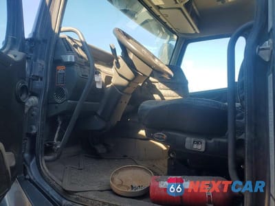 Zdjęcie 7 z 12 samochodu: 2022 VOLVO VHD VIN:4V5KC9EJ2NN287843 - miniatura