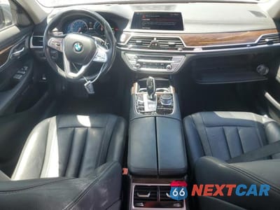 Zdjęcie 8 z 12 samochodu: 2018 BMW 740 XE VIN:WBA7J2C57JG938386 - miniatura
