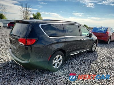 Trzecie zdjęcie samochodu z tyłu: 2017 CHRYSLER PACIFICA TOURING L PLUS VIN:2C4RC1EGXHR656248 - miniatura