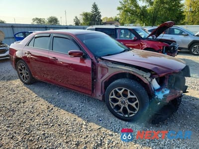 Czwarte zdjęcie samochodu z boku: 2018 CHRYSLER 300 S VIN:2C3CCAGG9JH331092 - miniatura