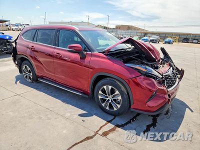 Czwarte zdjęcie samochodu z boku: 2022 TOYOTA HIGHLANDER HYBRID XLE VIN:5TDGARAH9NS515281 - miniatura
