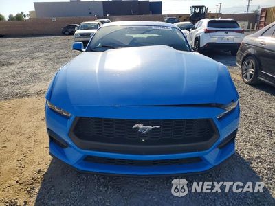 Piąte zdjęcie samochodu w środku: 2024 FORD MUSTANG VIN:1FA6P8TH5R5137219 - miniatura