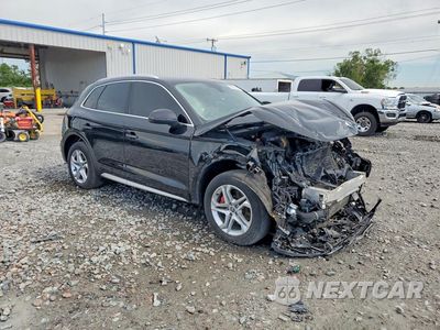 Czwarte zdjęcie samochodu z boku: 2019 AUDI Q5 PREMIUM VIN:WA1ANAFY2K2125172 - miniatura