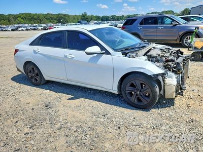 Czwarte zdjęcie samochodu z boku: 2022 HYUNDAI ELANTRA SEL VIN:5NPLM4AG0NH079054 - miniatura