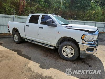 Czwarte zdjęcie samochodu z boku: 2024 RAM 2500 TRADESMAN VIN:3C6UR5CL0RG102893 - miniatura