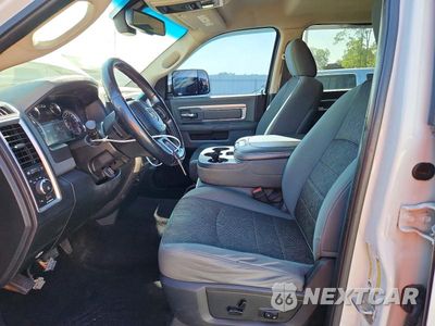 Zdjęcie 7 z 12 samochodu: 2014 RAM 2500 SLT VIN:3C6TR5JT9EG179108 - miniatura