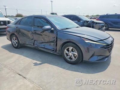 Czwarte zdjęcie samochodu z boku: 2022 HYUNDAI ELANTRA SE VIN:5NPLL4AG3NH075177 - miniatura