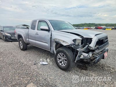 Czwarte zdjęcie samochodu z boku: 2016 TOYOTA TACOMA SR5 VIN:5TFSX5EN8GX042245 - miniatura