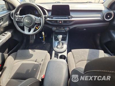 Zdjęcie 8 z 12 samochodu: 2019 KIA FORTE LXS VIN:3KPF24AD8KE105392 - miniatura