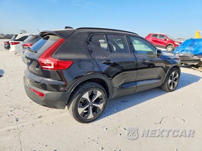 Trzecie zdjęcie samochodu z tyłu: 2024 VOLVO XC40 PLUS VIN:YV4L12UL8R2217028 - miniatura