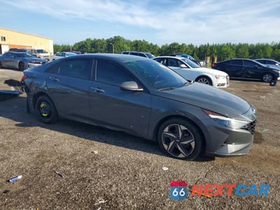 Czwarte zdjęcie samochodu z boku: 2023 HYUNDAI ELANTRA SEL VIN:KMHLS4AG3PU610922 - miniatura