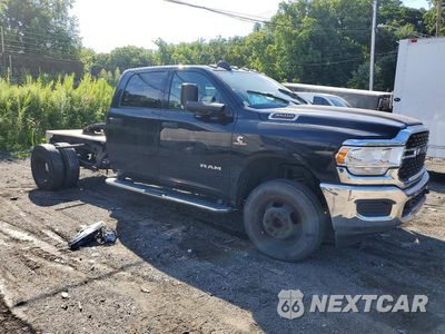 Czwarte zdjęcie samochodu z boku: 2022 RAM 3500 TRADESMAN VIN:3C63RRGL3NG337621 - miniatura
