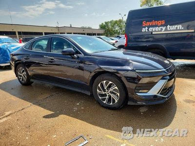 Czwarte zdjęcie samochodu z boku: 2026 HYUNDAI SONATA HYBRID BLUE VIN:KMHL24JJ6TA174767 - miniatura