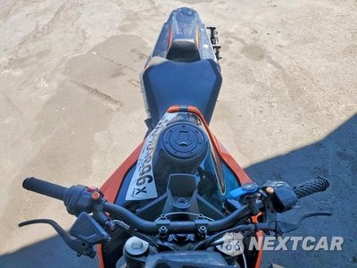 Piąte zdjęcie samochodu w środku: 2020 KTM 790 DUKE VIN:VBKTU6404LM775444 - miniatura