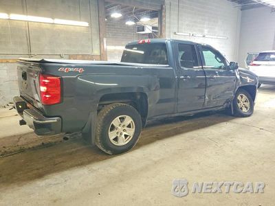 Trzecie zdjęcie samochodu z tyłu: 2017 CHEVROLET SILVERADO K1500 LT VIN:1GCVKRECXHZ173247 - miniatura