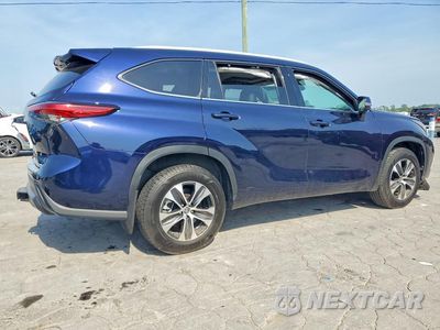 Trzecie zdjęcie samochodu z tyłu: 2022 TOYOTA HIGHLANDER XLE VIN:5TDGZRBH4NS244010 - miniatura