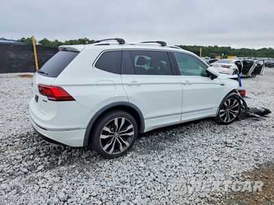 Trzecie zdjęcie samochodu z tyłu: 2020 VOLKSWAGEN TIGUAN SEL PREMIUM R-LINE VIN:3VV4B7AX5LM061296 - miniatura