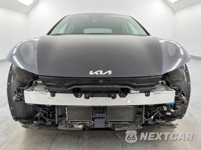 Piąte zdjęcie samochodu w środku: 2025 KIA EV6 WIND VIN:5XYC34JA2SG011355 - miniatura