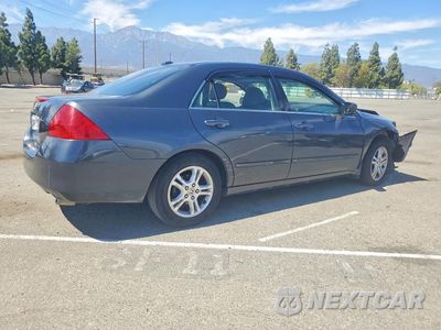 Trzecie zdjęcie samochodu z tyłu: 2006 HONDA ACCORD EX VIN:1HGCM56776A106324 - miniatura