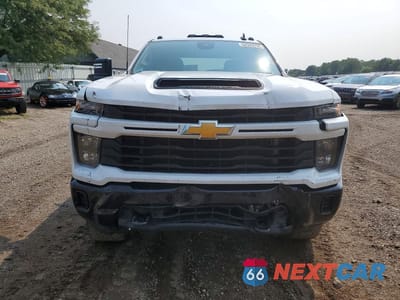 Piąte zdjęcie samochodu w środku: 2024 CHEVROLET SILVERADO K2500 CUSTOM VIN:2GC4YME72R1136008 - miniatura