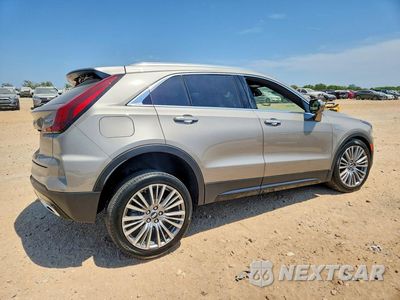 Trzecie zdjęcie samochodu z tyłu: 2025 CADILLAC XT4 PREMIUM LUXURY VIN:1GYFZCR45SF159369 - miniatura