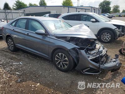 Czwarte zdjęcie samochodu z boku: 2026 VOLKSWAGEN JETTA S VIN:3VW5W7BU8TM012439 - miniatura