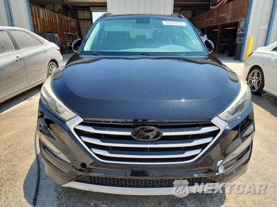 Piąte zdjęcie samochodu w środku: 2018 HYUNDAI TUCSON VALUE VIN:KM8J33A23JU812265 - miniatura