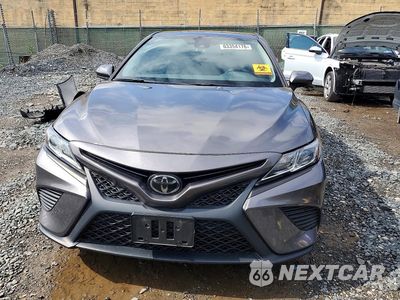 Piąte zdjęcie samochodu w środku: 2020 TOYOTA CAMRY SE VIN:4T1G11AK2LU901994 - miniatura