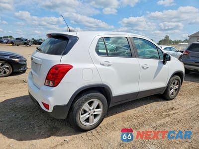 Trzecie zdjęcie samochodu z tyłu: 2018 CHEVROLET TRAX LS VIN:KL7CJNSB3JB711992 - miniatura