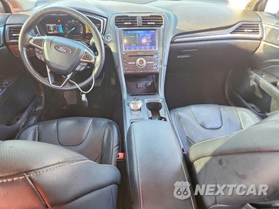 Zdjęcie 8 z 12 samochodu: 2020 FORD FUSION TITANIUM VIN:3FA6P0D93LR152783 - miniatura