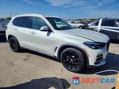 Czwarte zdjęcie samochodu z boku: 2019 BMW X5 XDRIVE40I VIN:5UXCR6C55KLL08651 - miniatura