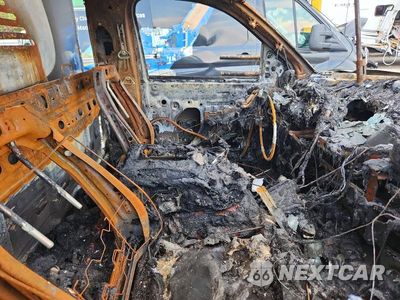 Zdjęcie 11 z 12 samochodu: 2016 GMC SIERRA K3500 DUMP TRUCK VIN:1GD32VCG3GZ277191 - miniatura