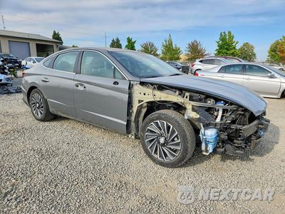 Czwarte zdjęcie samochodu z boku: 2022 HYUNDAI SONATA HYBRID SEL VIN:KMHL34JJ2NA047479 - miniatura