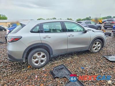 Trzecie zdjęcie samochodu z tyłu: 2025 HONDA HR-V LX VIN:3CZRZ2H30SM760902 - miniatura