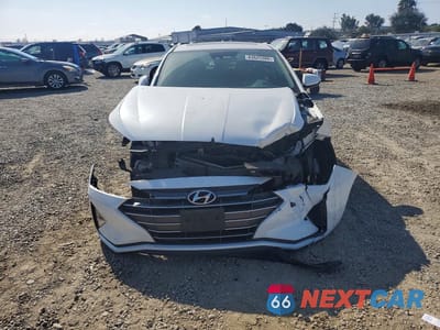 Piąte zdjęcie samochodu w środku: 2019 HYUNDAI ELANTRA VALUE EDITION VIN:5NPD84LF9KH462323 - miniatura