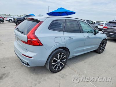 Trzecie zdjęcie samochodu z tyłu: 2024 VOLVO XC60 PLUS VIN:YV4L12RL2R1897300 - miniatura