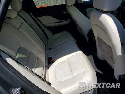 Zdjęcie 11 z 13 samochodu: 2019 JAGUAR F-PACE PRESTIGE VIN:SADCK2FX5KA392403 - miniatura