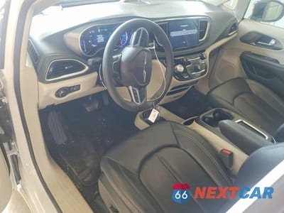 Zdjęcie 8 z 12 samochodu: 2024 CHRYSLER PACIFICA HYBRID SELECT VIN:2C4RC1S72RR123803 - miniatura