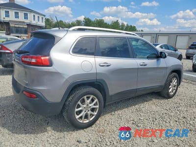 Trzecie zdjęcie samochodu z tyłu: 2017 JEEP CHEROKEE LATITUDE VIN:1C4PJMCB2HW632314 - miniatura