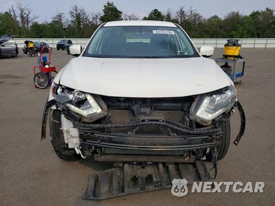 Piąte zdjęcie samochodu w środku: 2017 NISSAN ROGUE S VIN:JN8AT2MV2HW014816 - miniatura