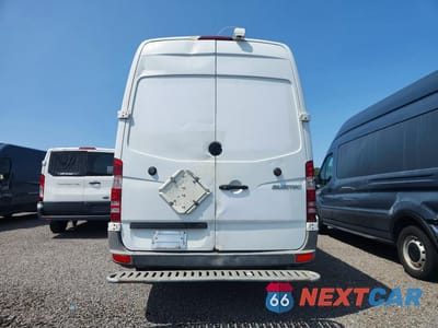 Zdjęcie 6 z 13 samochodu: 2011 MERCEDES-BENZ SPRINTER 2500 DELIVERY VAN VIN:WD3PE8CBXB5573581 - miniatura