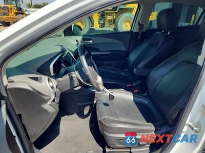 Zdjęcie 7 z 12 samochodu: 2017 CHEVROLET SONIC PREMIER VIN:1G1JF5SB5H4115964 - miniatura