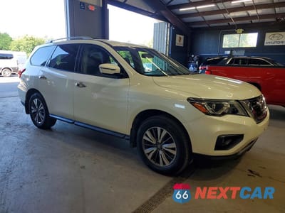 Czwarte zdjęcie samochodu z boku: 2017 NISSAN PATHFINDER SV VIN:5N1DR2MM3HC901630 - miniatura