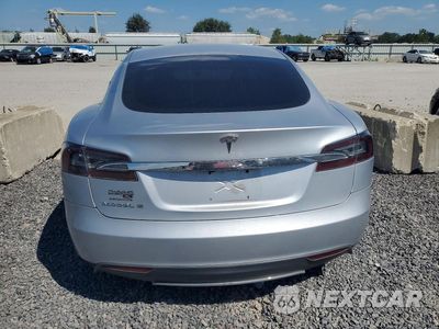 Zdjęcie 6 z 12 samochodu: 2013 TESLA MODEL S VIN:5YJSA1CN5DFP05337 - miniatura