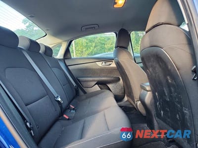 Zdjęcie 10 z 13 samochodu: 2019 KIA FORTE LXS VIN:3KPF24AD8KE073883 - miniatura