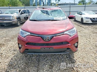 Piąte zdjęcie samochodu w środku: 2018 TOYOTA RAV4 XLE VIN:2T3RFREV8JW834240 - miniatura