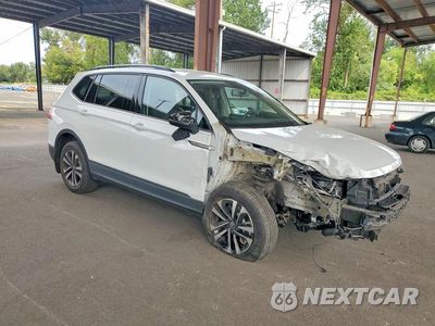 Czwarte zdjęcie samochodu z boku: 2022 VOLKSWAGEN TIGUAN S VIN:3VV0B7AXXNM116794 - miniatura